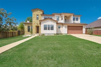 Building Photo - 18400 Lakepoint Cove