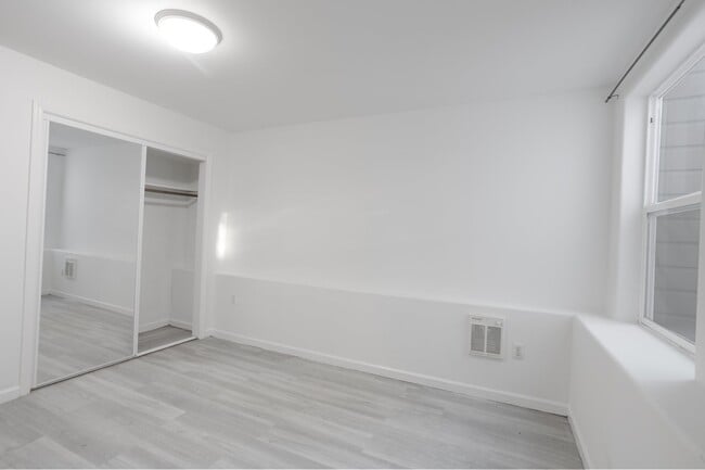 Building Photo - 346 Monticello St