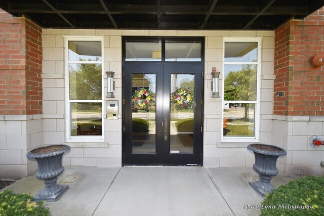 Building Photo - 104 E 11th Ave