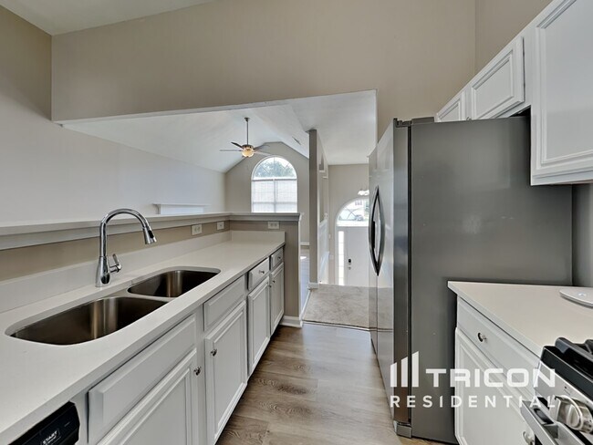 Building Photo - 7192 Tanger Blvd