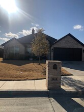 Building Photo - 1424 Town Creek Cir