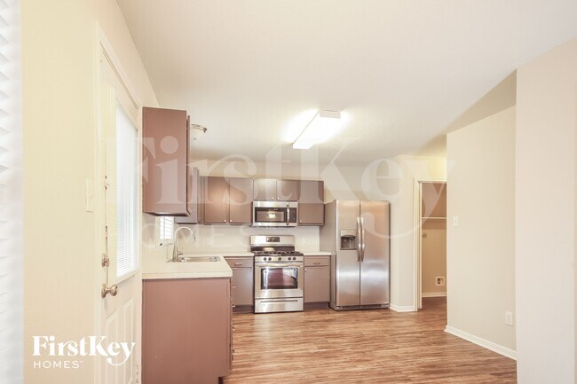 Foto del edificio - 7223 Foxcrest Ln