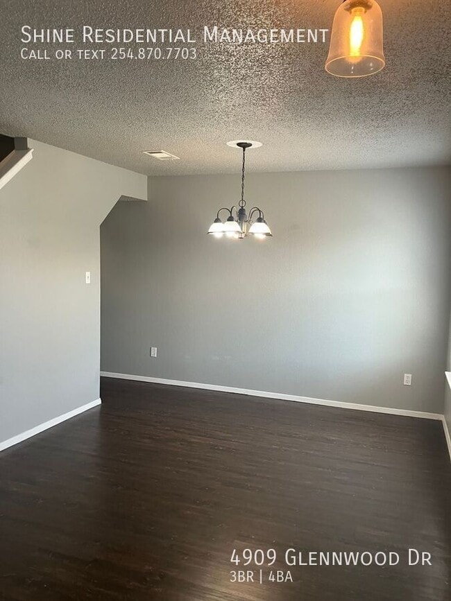 Foto del edificio - 4909 Glennwood Dr