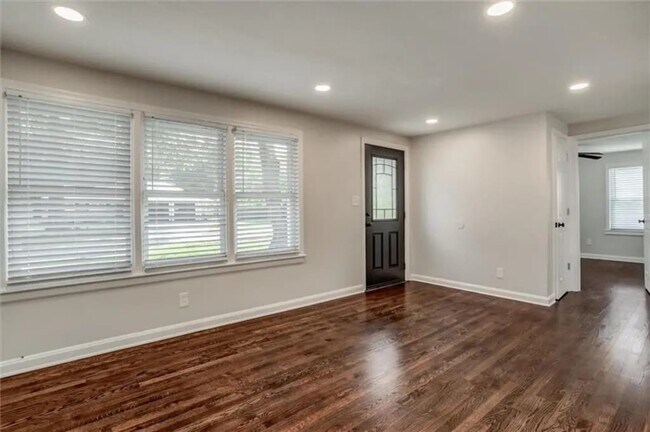 Foto del edificio - Lowell Avenue