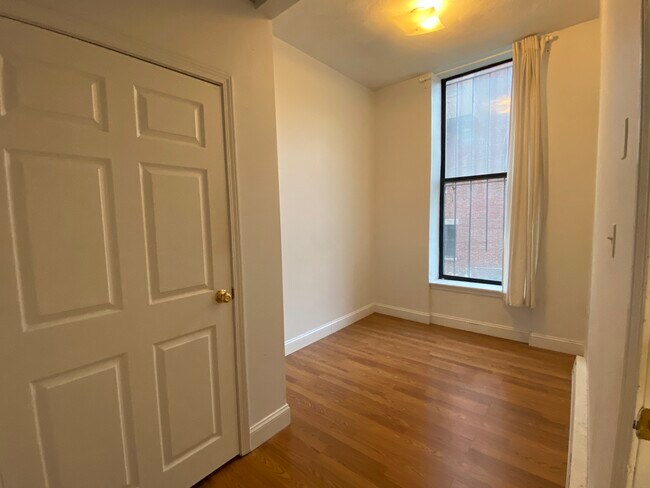 Building Photo - 537 Columbus Ave