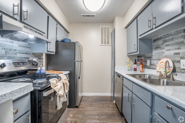 Building Photo - Apollo Palms Apartments