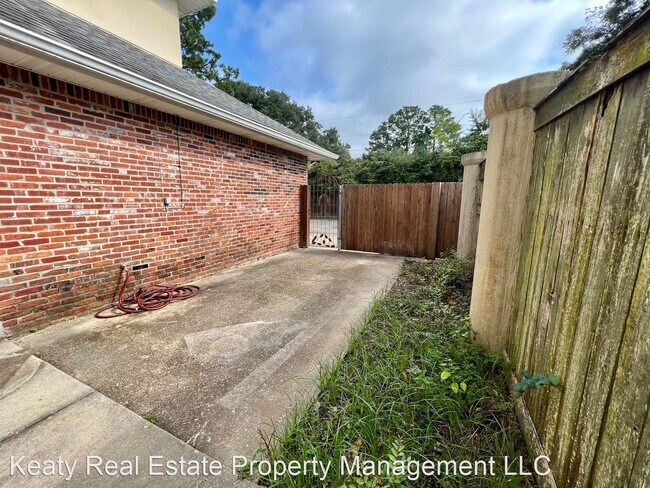 Foto del edificio - 3 br, 2.5 bath House - 513 Verot School Ro...