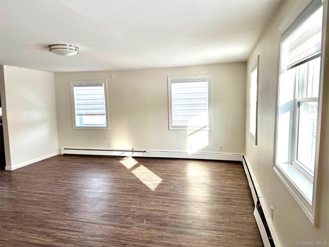 Foto del edificio - 136 Mountain Rd