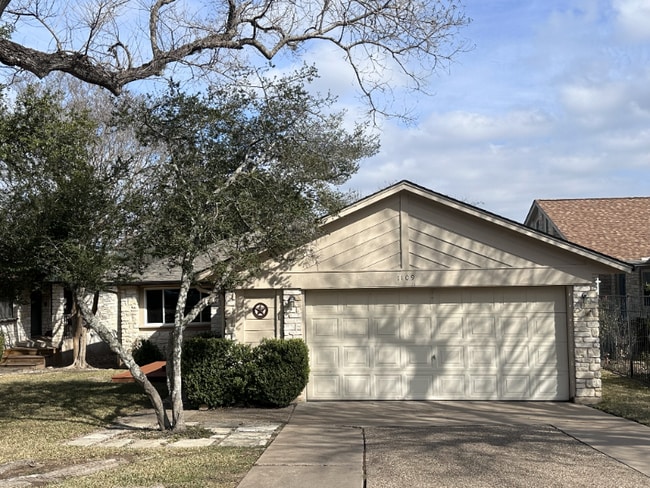 Foto del edificio - 1109 Lohmans Crossing Rd