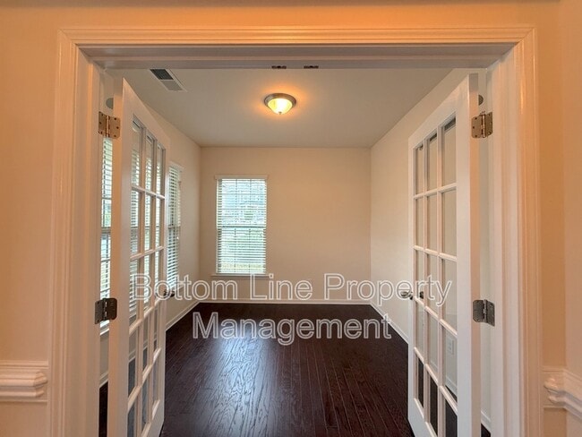 Building Photo - 4074 Whittier Ln
