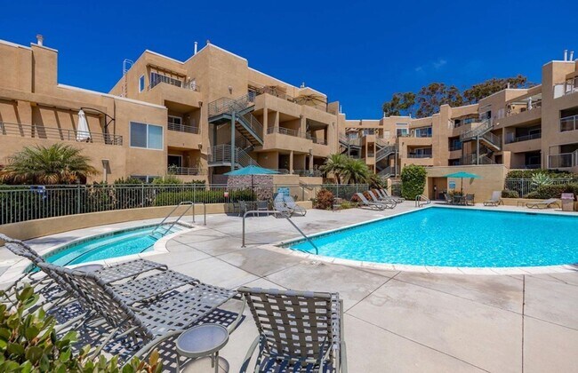 Foto del edificio - Carlsbad Condo West of 5 Freeway with Lagoon Views - Available June 1st!