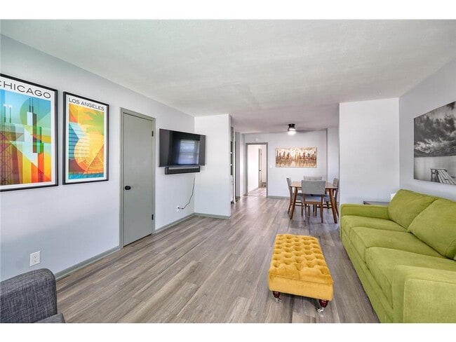 Building Photo - 1284 Snelling Ave N