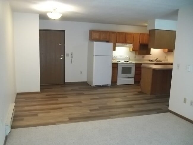 Building Photo - Cranberry Crossing