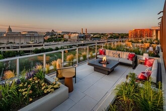 Building Photo - Gallery 64