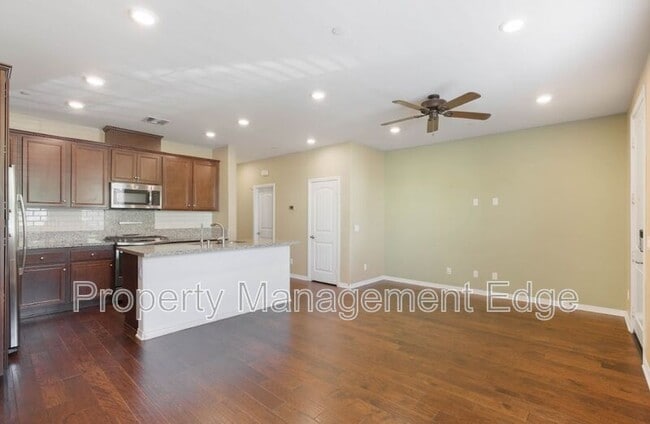 Foto del edificio - 40358 Calle Real