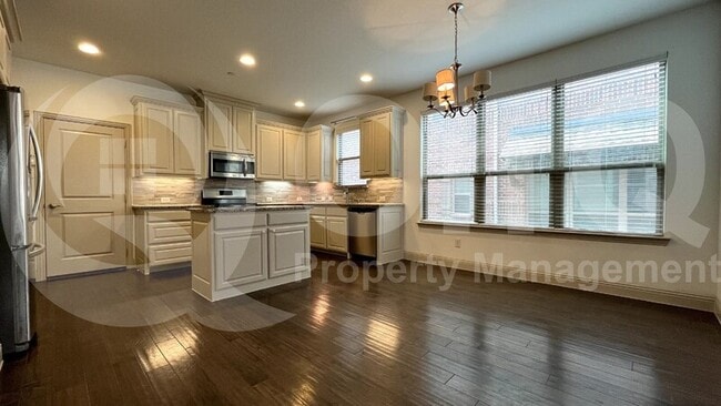 Building Photo - 2309 Jameson Ln