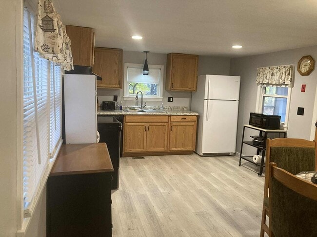 Building Photo - 77 Lovewell Pond Rd