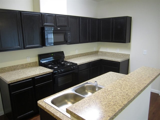 Building Photo - 2402 Hiacintas Way