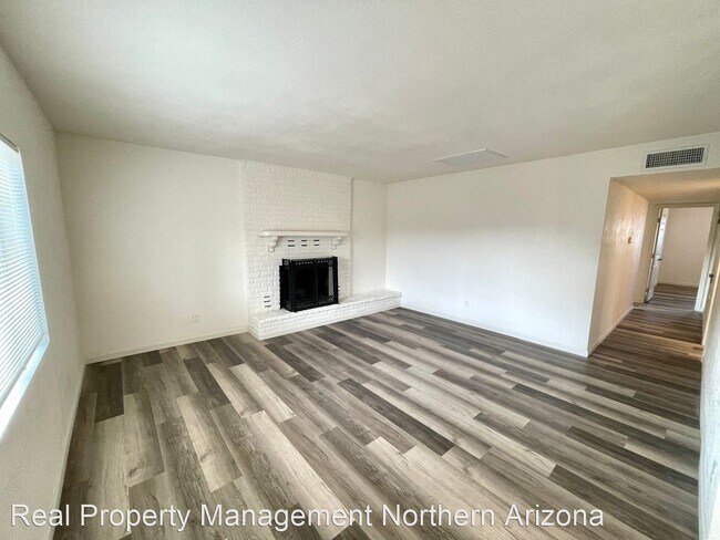 Building Photo - 3 br, 2 bath House - 2515 Valentine Ave.