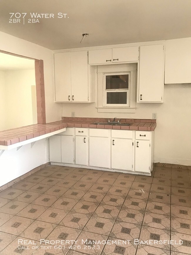 Building Photo - 707 Water St - MOVE IN SPECIAL!