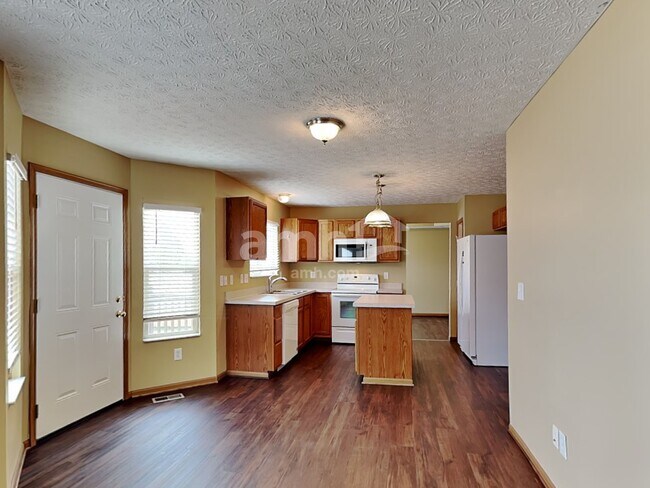 Foto del edificio - 494 Lockmead Dr