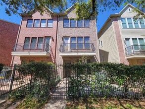 Building Photo - 2904 Chenevert St