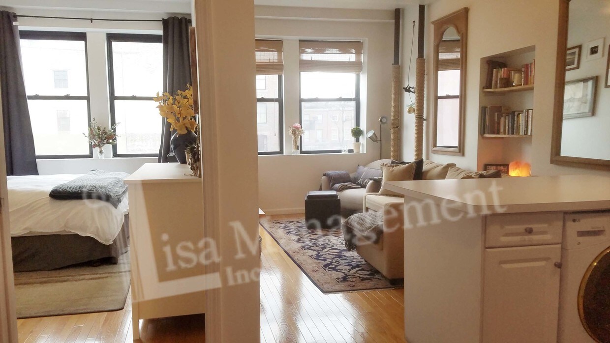 Primary Photo - 37-39 W 8th St