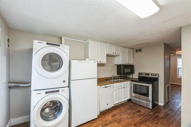 Building Photo - 20600 Bonanza