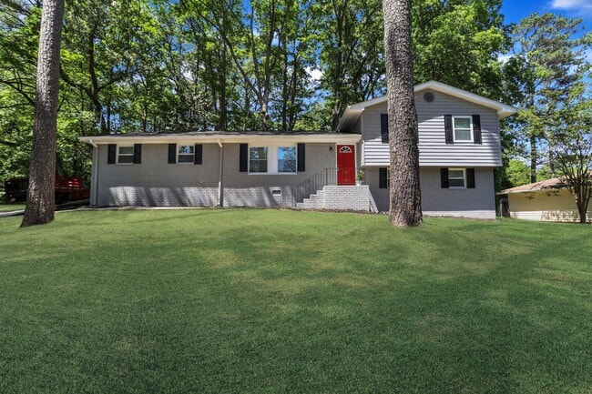 Building Photo - 468 White Oak Dr Sw