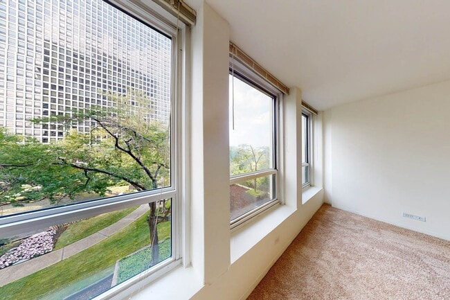 Interior Photo - Regents Park