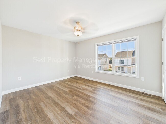 Foto del edificio - 1420 Circle Dr