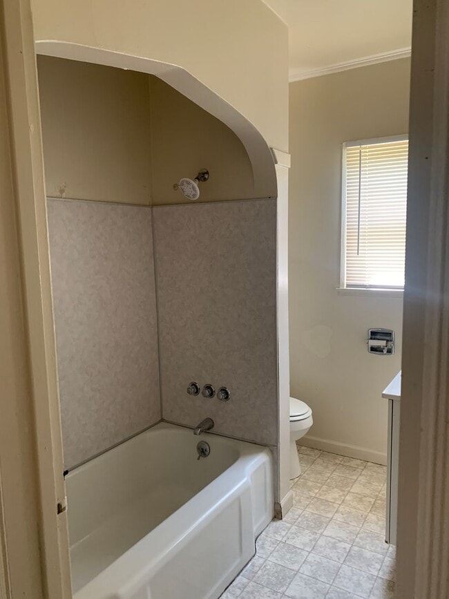 Building Photo - 2 bed / 1 ba cottage - Yuba City