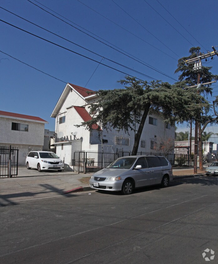 Building Photo - 1277 N Ardmor Ave