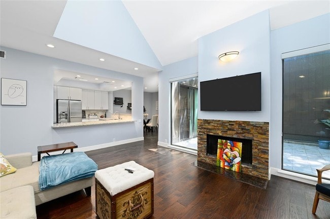 Building Photo - 291 Litchfield Ln