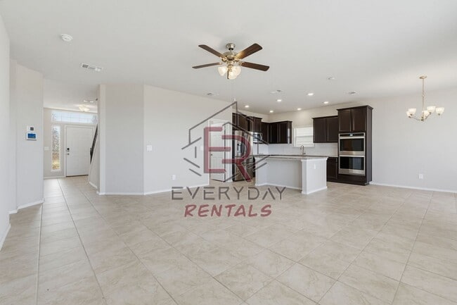 Building Photo - 2102 Gadwall Dr