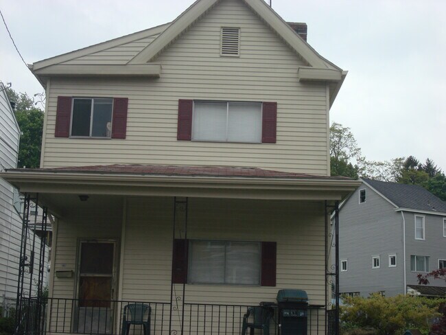 Building Photo - 215 Shaler St