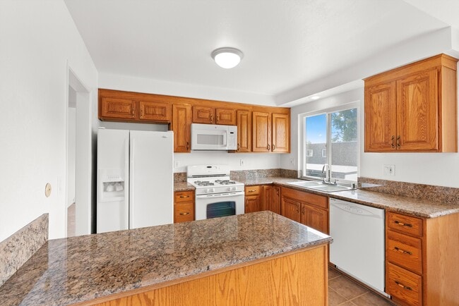 Building Photo - 2302 Franzen Ave