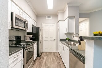 Building Photo - Hawthorn Village