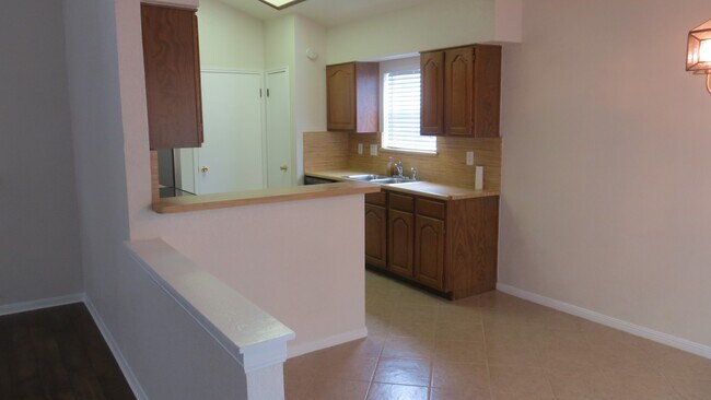 Building Photo - 5839 Spring Valley