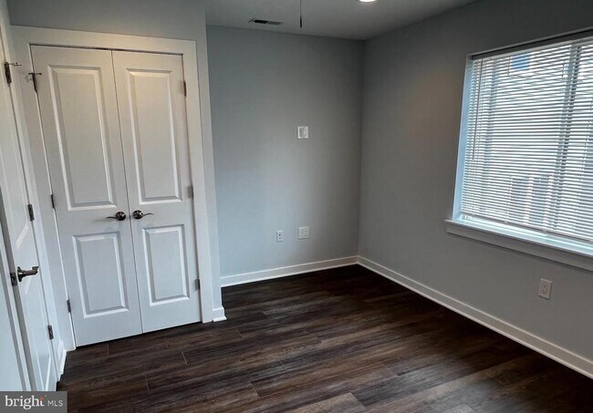 Building Photo - 2543 Manton St