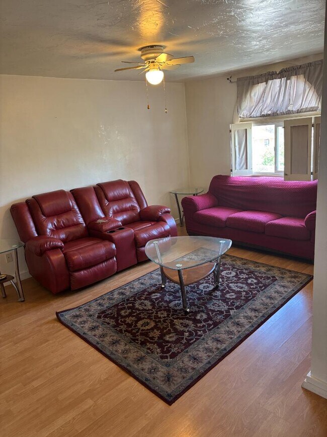 Foto del edificio - 401 Onyx St