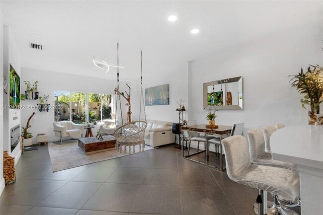 Building Photo - 1217 SW 48th Terrace