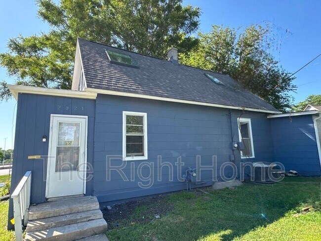 Foto del edificio - 2921 Clarkson Ave