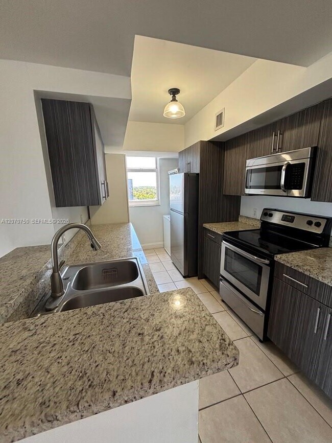 Foto del edificio - 5077 NW 7th St