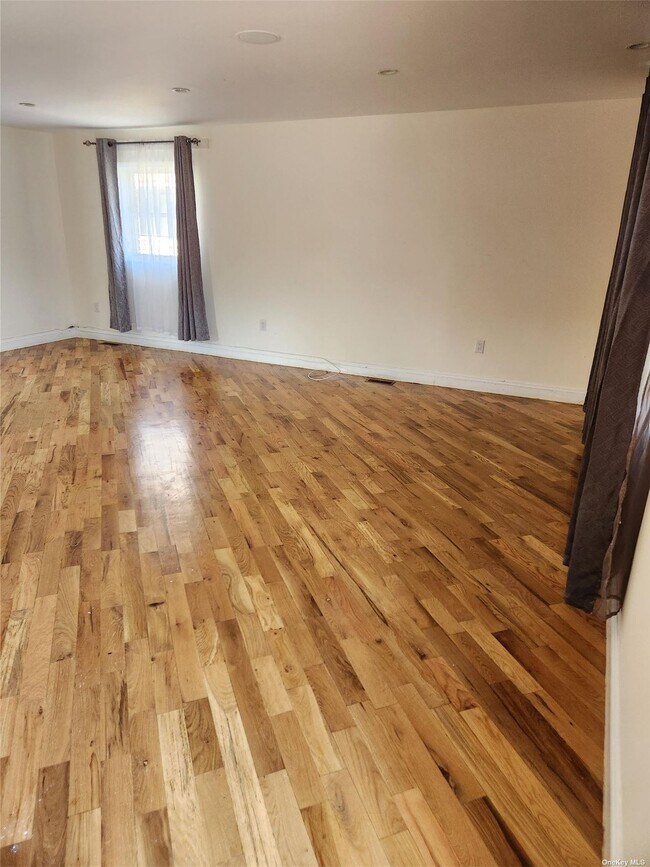 Foto del edificio - 145-98 222nd St