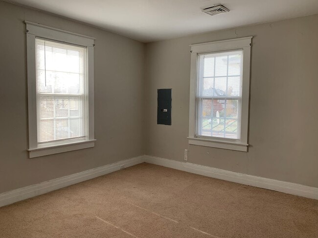 Building Photo - 106 Yeardley Ave