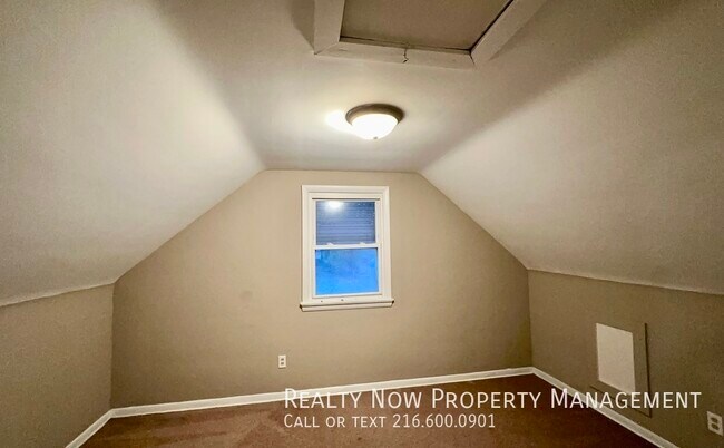 Foto del edificio - 16409 Clearview Ave