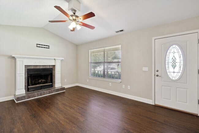 Foto del edificio - 1634 N Salem Rd