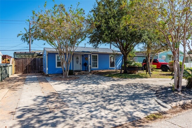 Building Photo - 1310 Harris Way