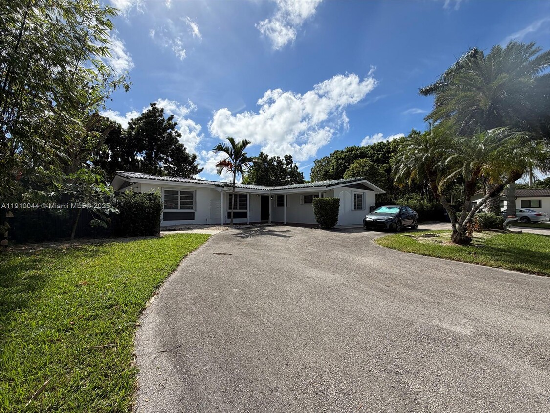 Foto principal - 8042 SW 89th St